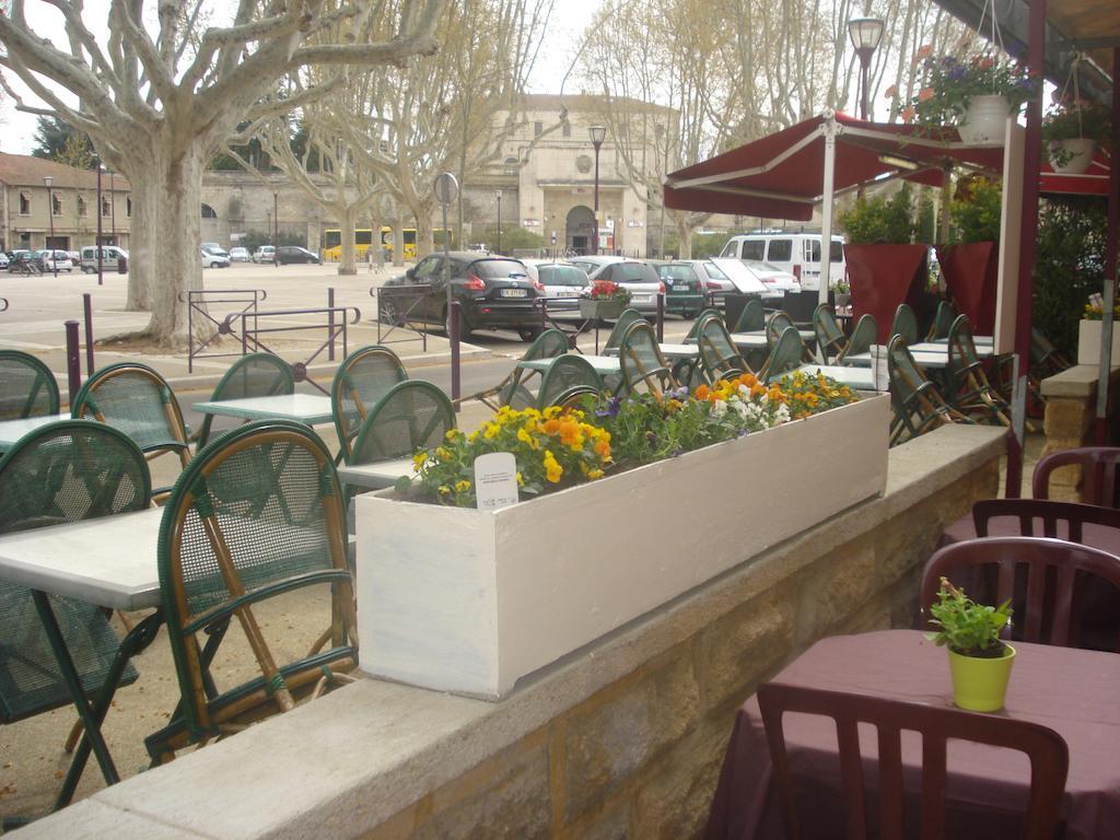Hotel Le Terminus Tarascon Zewnętrze zdjęcie
