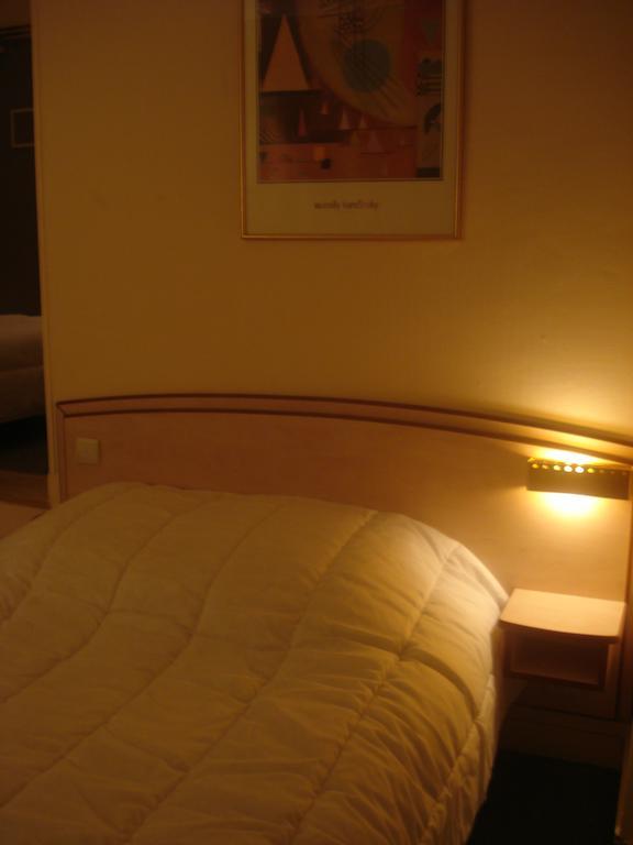Hotel Le Terminus Tarascon Pokój zdjęcie
