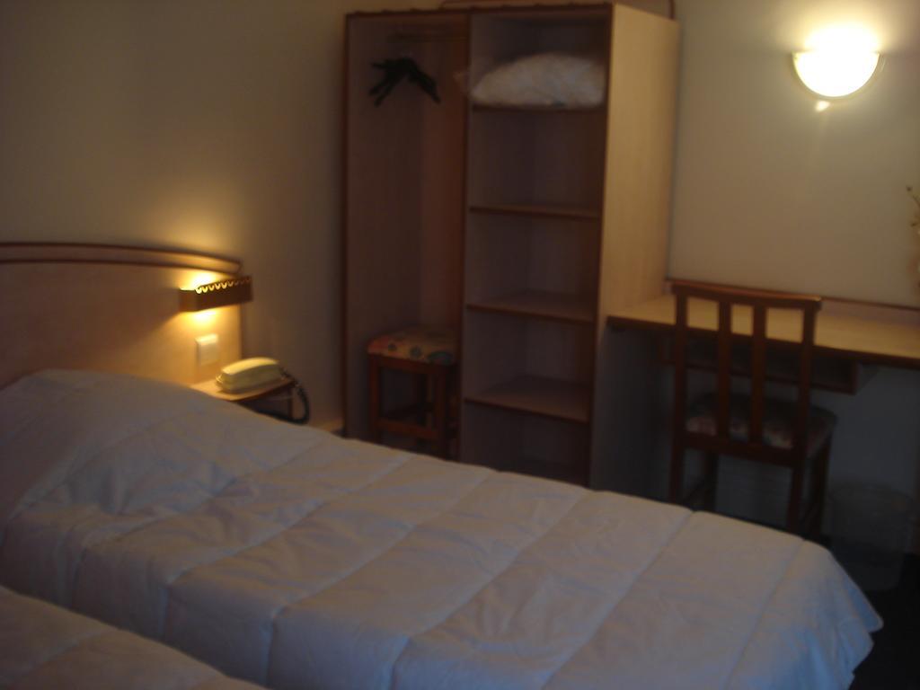 Hotel Le Terminus Tarascon Pokój zdjęcie