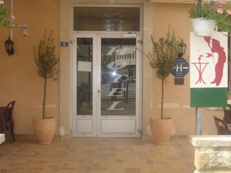 Hotel Le Terminus Tarascon Zewnętrze zdjęcie