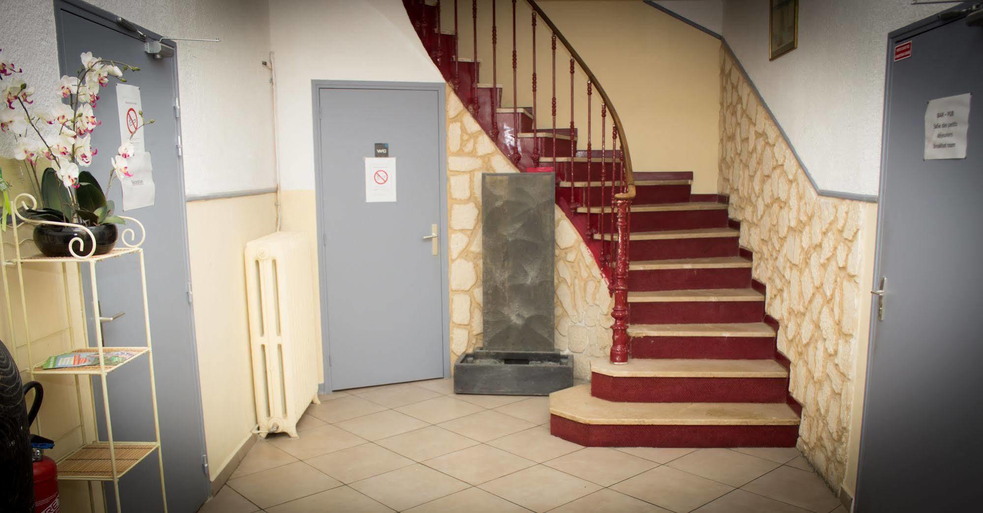 Hotel Le Terminus Tarascon Zewnętrze zdjęcie