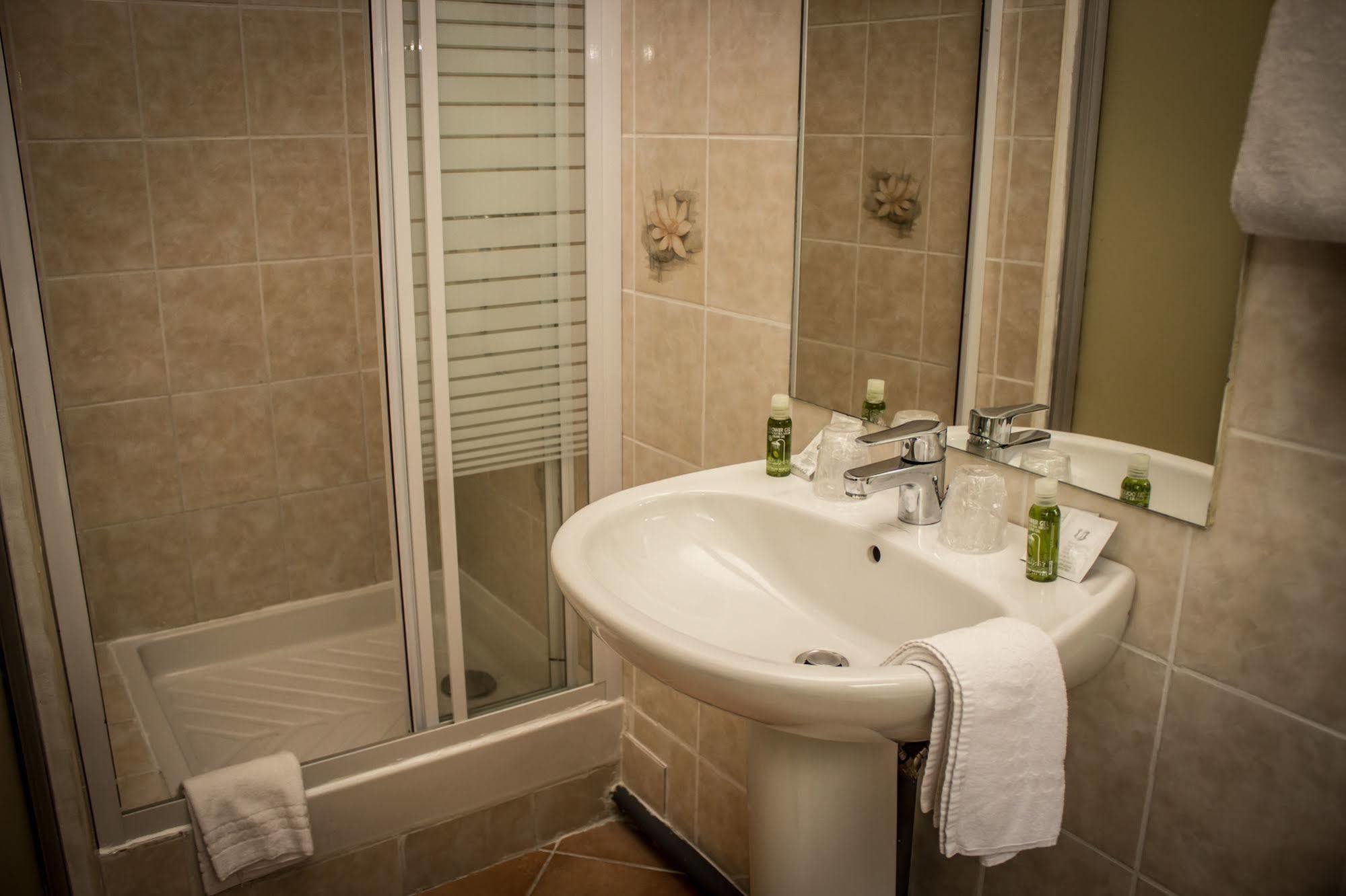 Hotel Le Terminus Tarascon Zewnętrze zdjęcie