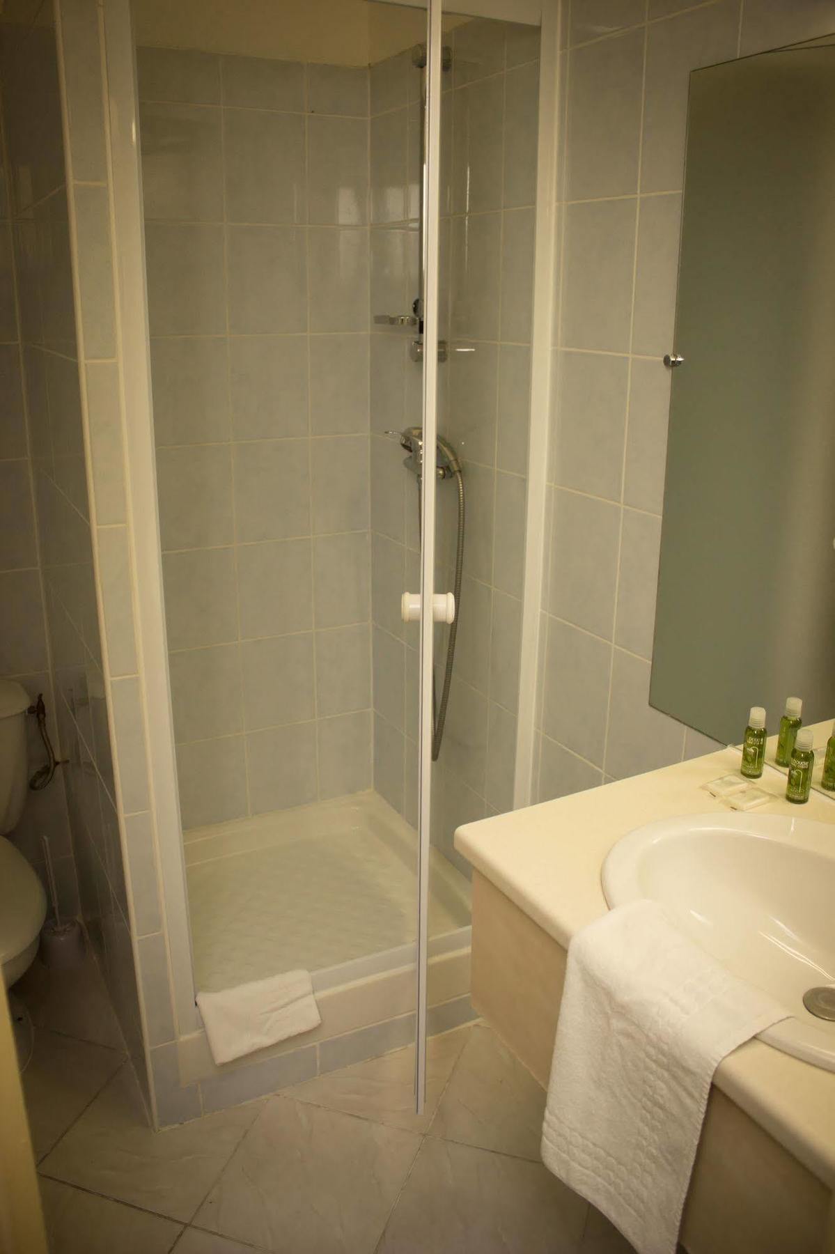 Hotel Le Terminus Tarascon Zewnętrze zdjęcie