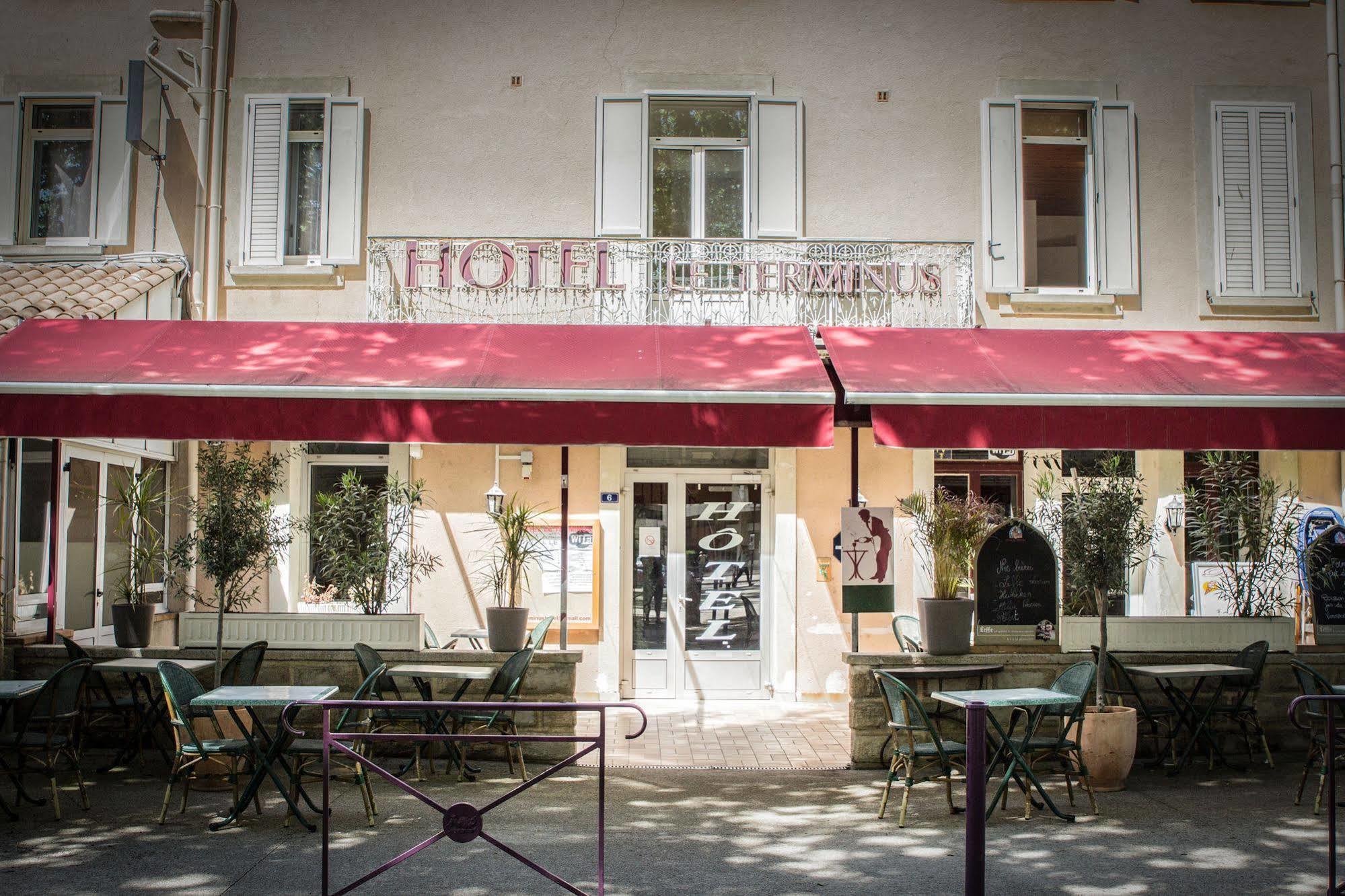 Hotel Le Terminus Tarascon Zewnętrze zdjęcie
